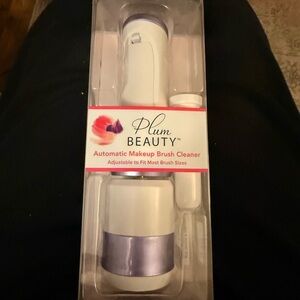 Automatic Makeup Brush Cleaner - White and Purple